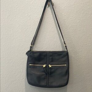 Fossil black pebbled leather crossbody with zipped pockets
